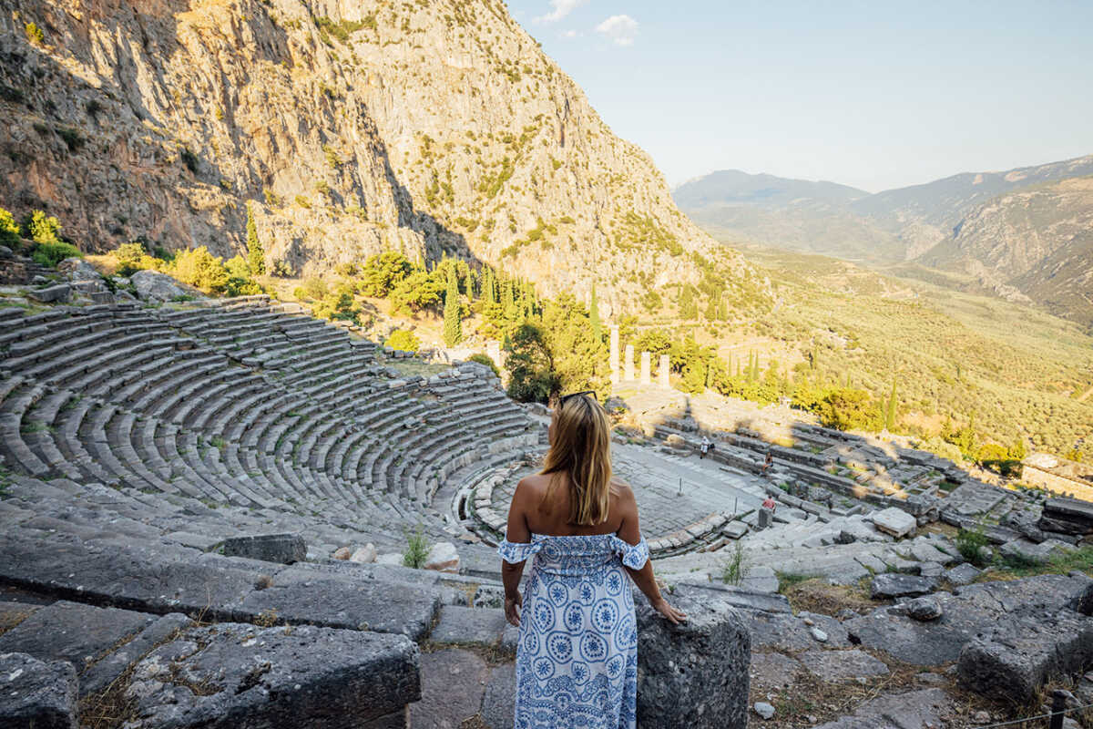 Φθινοπωρινά ταξίδια σε ορεινά χωριά στην αγκαλιά της φύσης