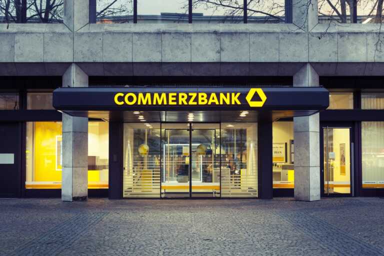 Πυρά Σολτς κατά της εξαγοράς του 21% της Commerzbank από την Unicredit