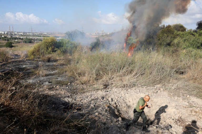 Πύραυλος από την Υεμένη έπεσε στο κεντρικό Ισραήλ - Σειρήνες στο Τελ Αβίβ