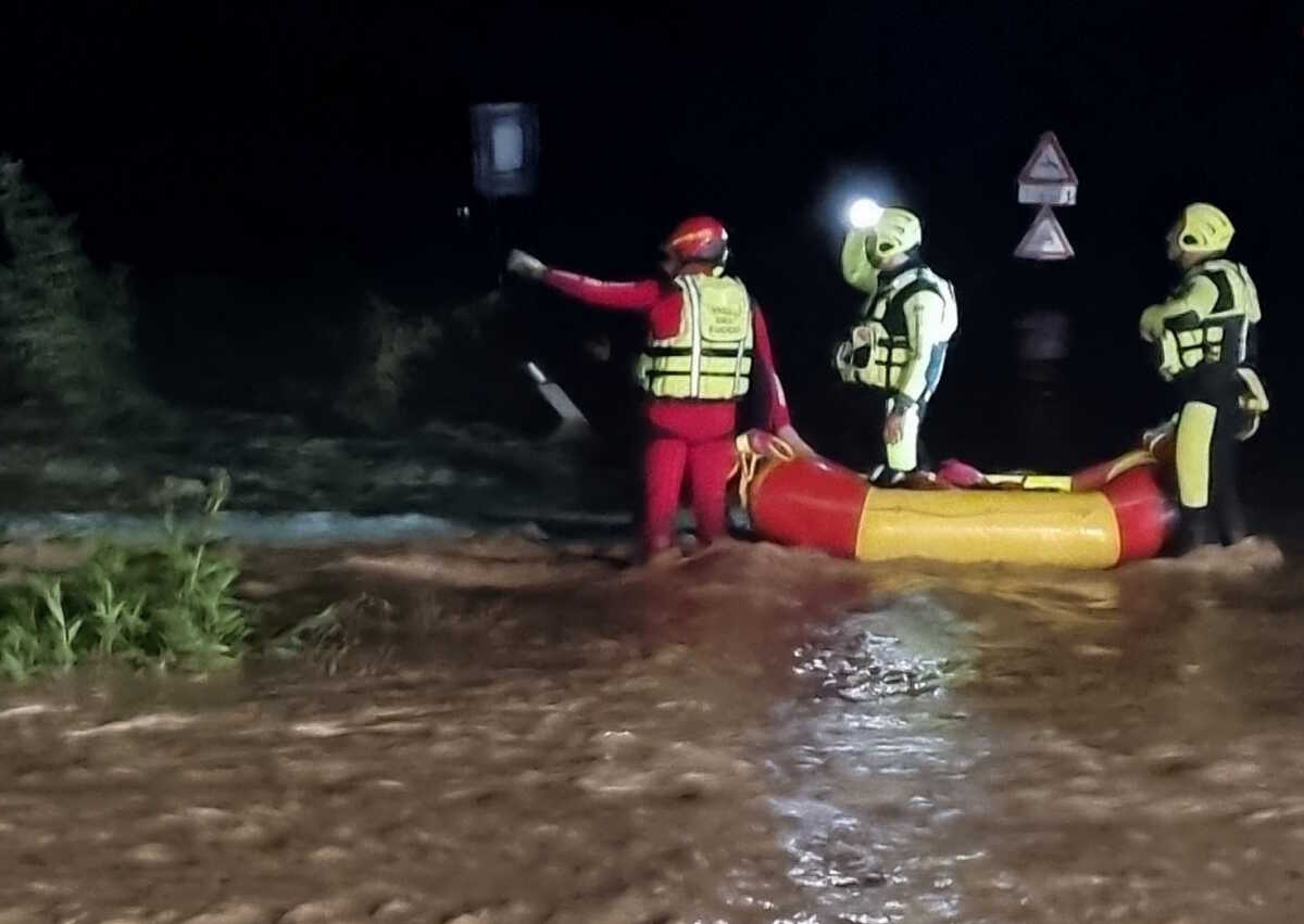 Ιταλία: Μωρό πέντε μηνών και η γιαγιά του αγνοούνται από τις πλημμύρες στην Τοσκάνη