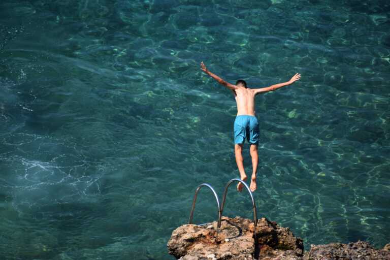 Επιστρέφει η ζέστη το Σάββατο - Στους 33 βαθμούς ο υδράργυρος