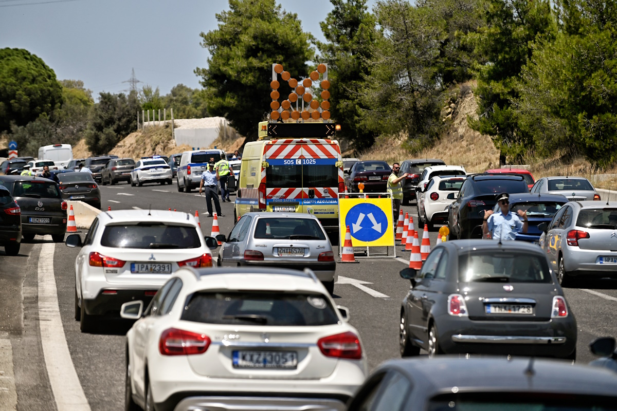 Αθηνών – Κορίνθου: Μεγάλο μποτιλιάρισμα στο ύψος των Μεγάρων λόγω ανατροπής οχήματος