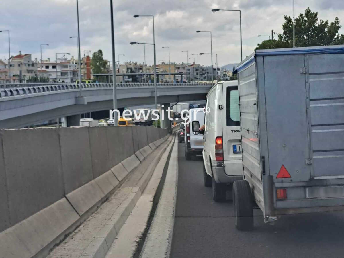 Κίνηση στους δρόμους: Στο «Κόκκινο» η  σε πολλές περιοχές της Αττικής