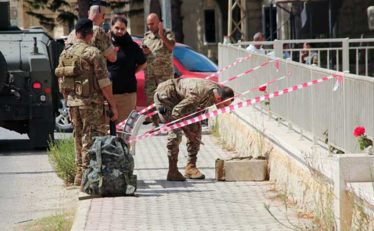 Με τον φόβο ότι κουβαλούν βόμβες στις τσέπες τους ζουν οι κάτοικοι στον Λίβανο