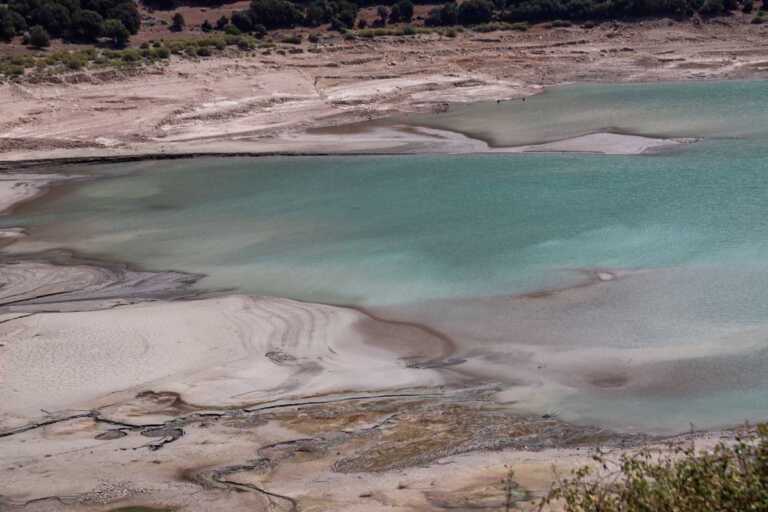 Αραιές βροχές και αύξηση της θερμοκρασίας «στερεύουν» τις λίμνες Βόλβη, Κορώνεια, Δοϊράνη και Πικρολίμνη