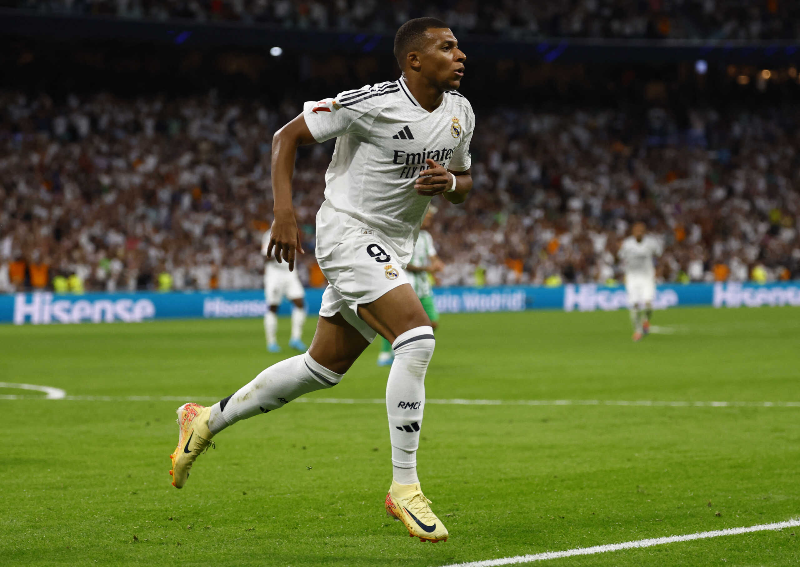 Soccer Football - LaLiga - Real Madrid v Real Betis - Santiago Bernabeu, Madrid, Spain - September 1, 2024  Real Madrid's Kylian Mbappe celebrates scoring their first goal REUTERS