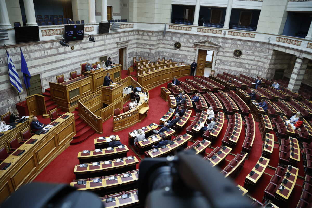 Στη Βουλή η τροπολογία για να μοιραστεί 50-50 το γεωπολιτικό ρίσκο στην ηλεκτρική διασύνδεση με Κύπρο