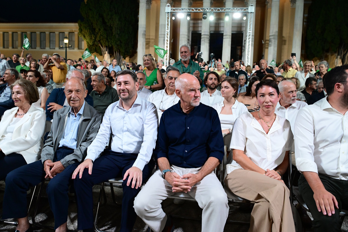 Γιώργος Παπανδρέου και Γουέντι Κόνελι έκαναν την πρώτη τους επίσημη εμφάνιση στα 50 χρόνια του ΠΑΣΟΚ