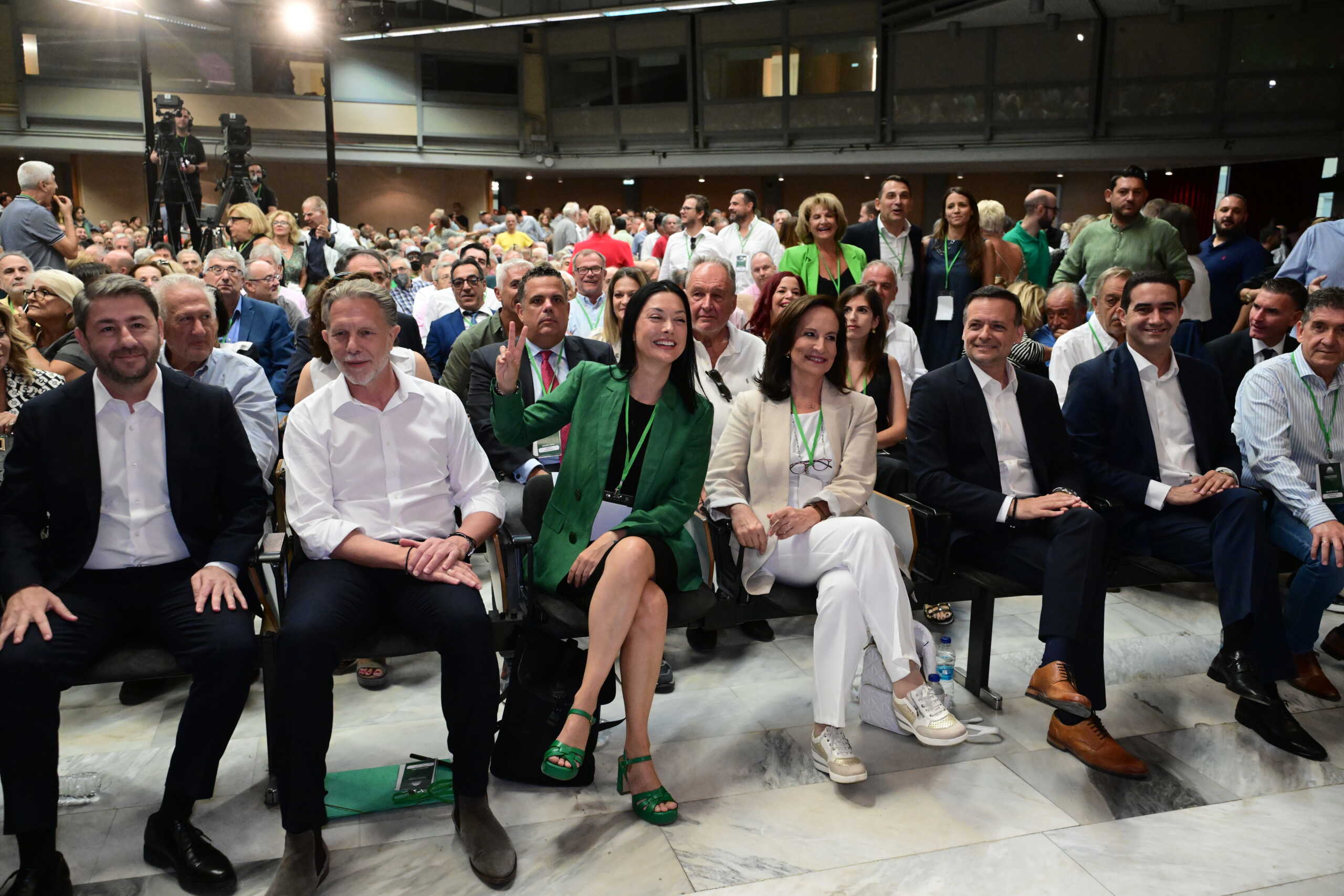 Debate για τις εκλογές στο ΠΑΣΟΚ: Όλα όσα πρέπει να ξέρετε γι’ απόψε και η γκρίνια για τις κάλπες