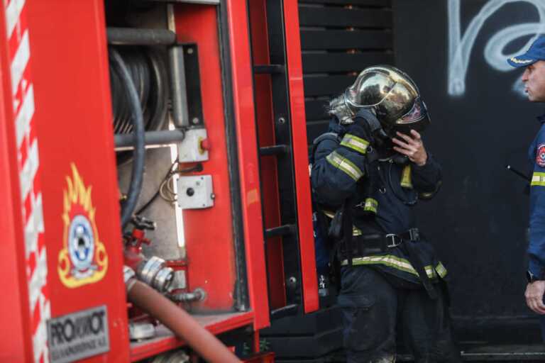 Φωτιά σε επιχείρηση στο Χαλάνδρι