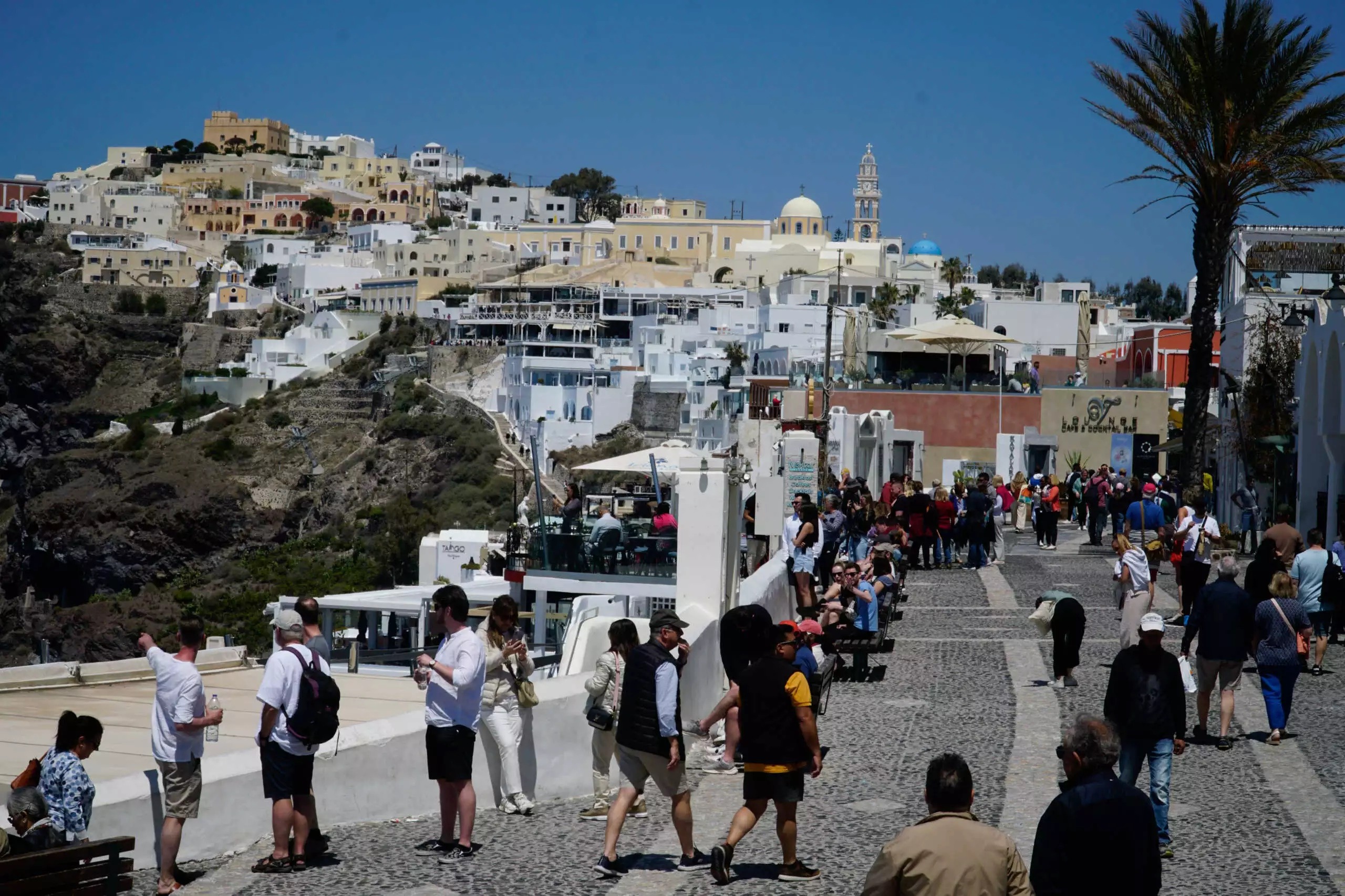 Μειωμένα τα έσοδα από τουρισμό με πτώση κατά 9,1% της μέσης δαπάνης τον Ιούλιο