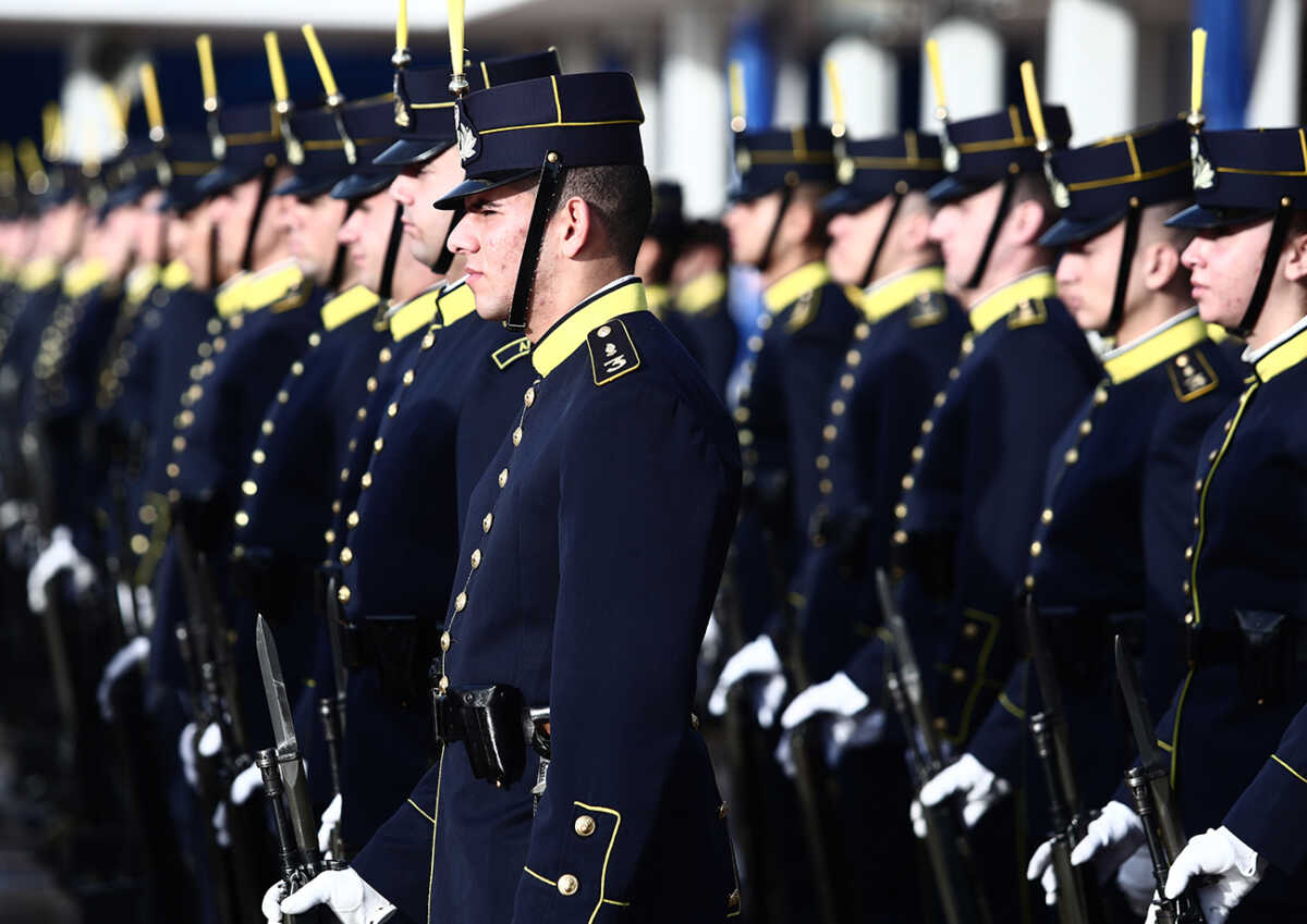 Στρατιωτικές Σχολές: Στα 600 ευρώ η αποζημίωση και εισαγωγή από όλα τα πεδία