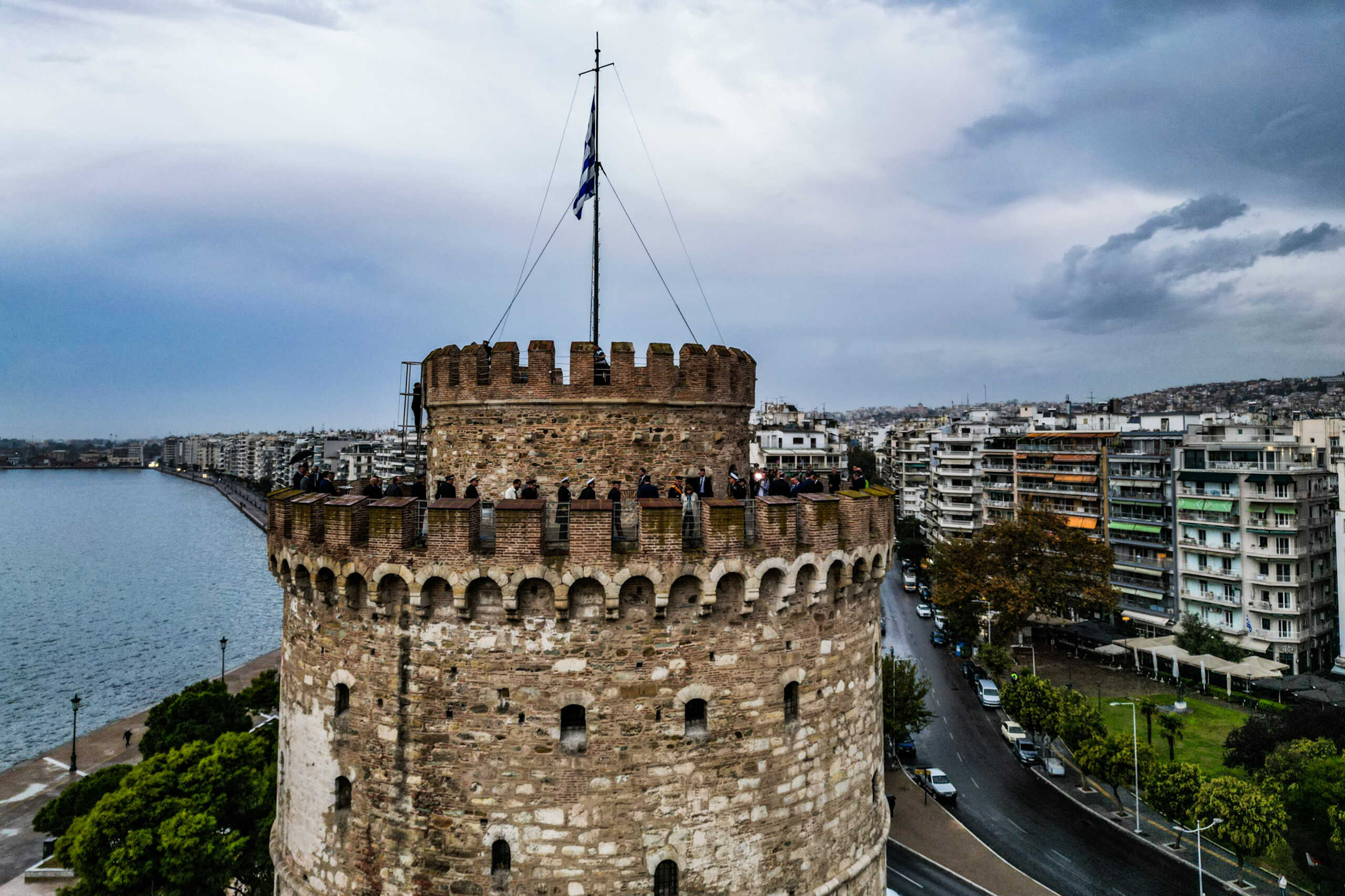 Θεσσαλονίκη: Έξι έφηβοι επιτέθηκαν με σωλήνα σε έναν 16χρονο και μία 14χρονη