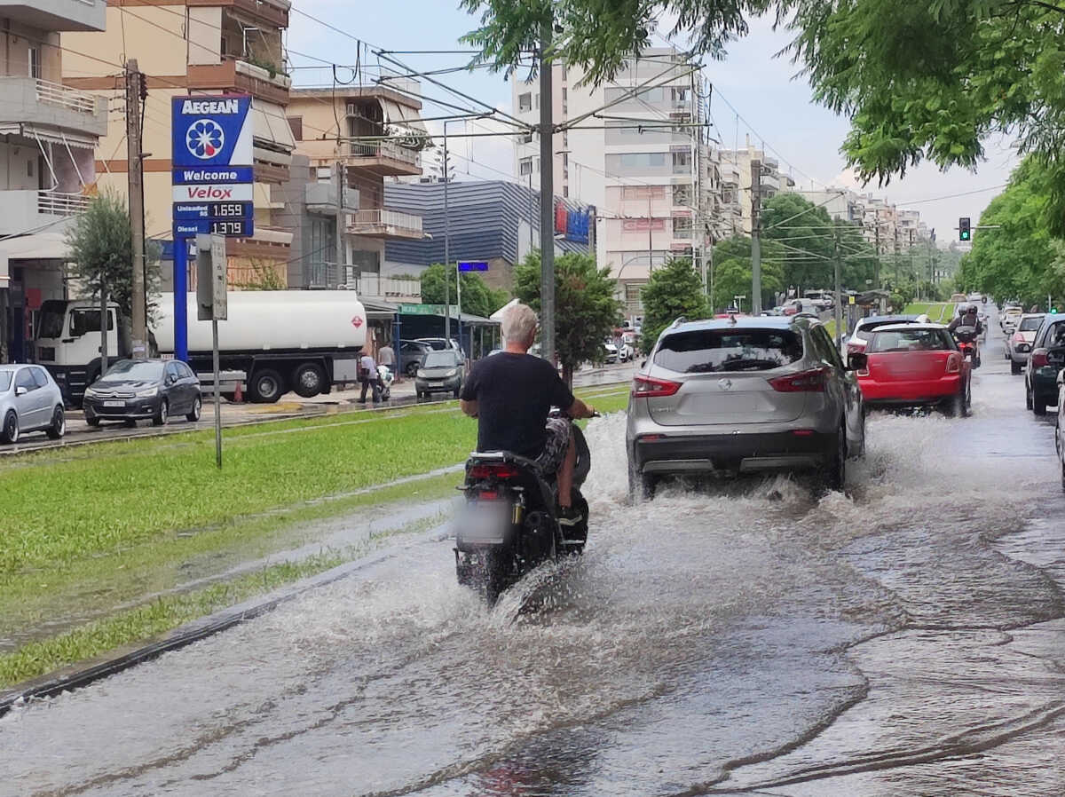 Καιρός: Βροχές, καταιγίδες, χαλάζι και κεραυνοί από το μεσημέρι της Παρασκευής – Ποιες περιοχές θα επηρεαστούν