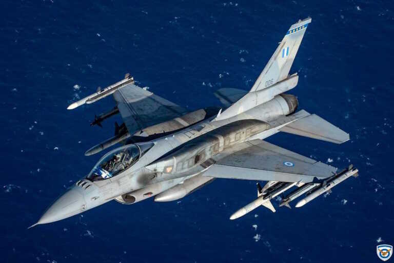 Μαχητικά αεροσκάφη F-16 Viper παραλαμβάνει η Πολεμική Αεροπορία – Οι «Οχιές» φτάνουν στη Λάρισα