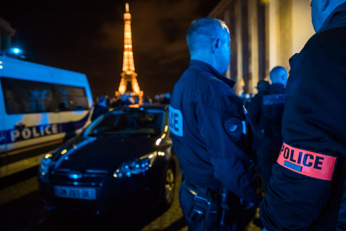 epa08485767 French Police officers gather in front of the Eiffel tower to protest against French Interior Minister Christophe Castaner's reforms, including ditching a controversial chokehold method of arrest in Paris, France, 14 June 2020. The police officers gathered to denounce lack of government support as protesters around the world organize protests against police brutality.  EPA