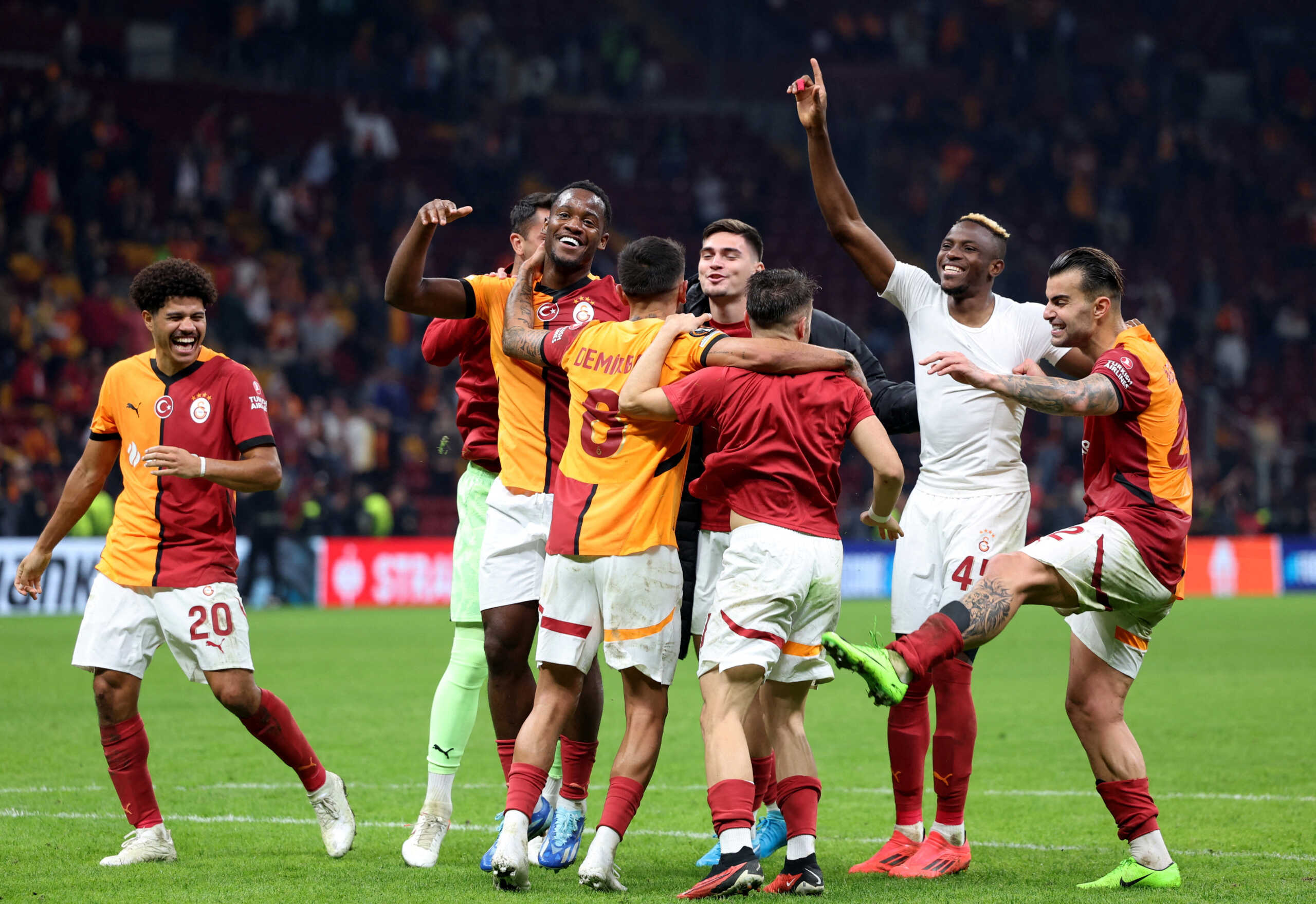 Soccer Football - Europa League - Galatasaray v IF Elfsborg - RAMS Park, Istanbul, Turkey - October 23, 2024 Galatasaray players celebrate after the match REUTERS