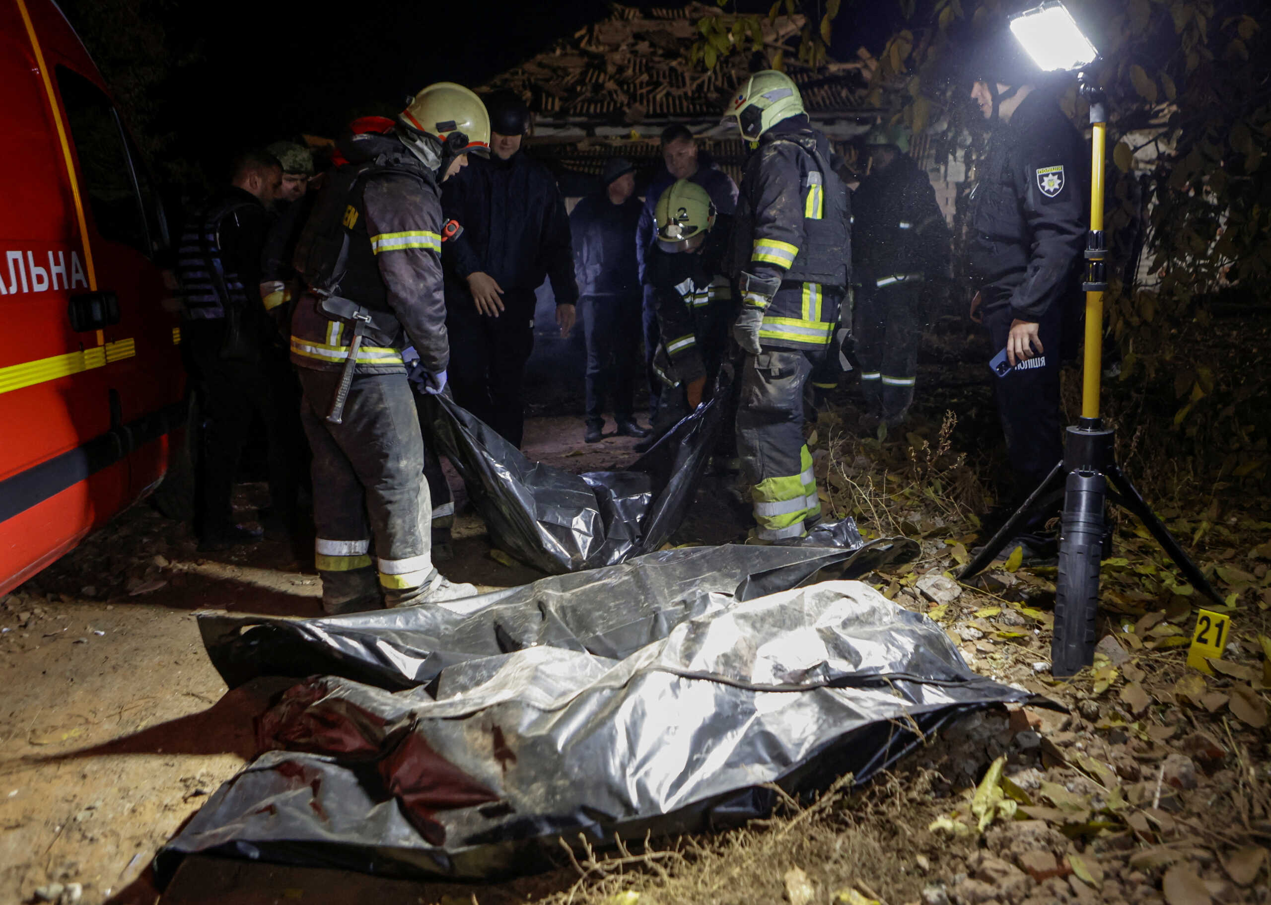 Η Ρωσία σφυροκοπά το Χάρκοβο, τέσσερις οι νεκροί – Χτύπησε και με drone το Κίεβο