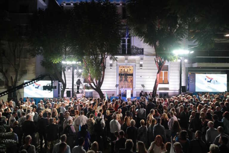 «Πάμε Ρηγίλλης»: Live όσα συμβαίνουν στο street party για τα 50 χρόνια της ΝΔ