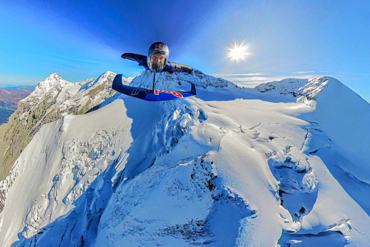 O Πέτερ Σάλτσμαν κατασκευάζει ένα Wingsuit foil και σπάει 3 παγκόσμια ρεκόρ