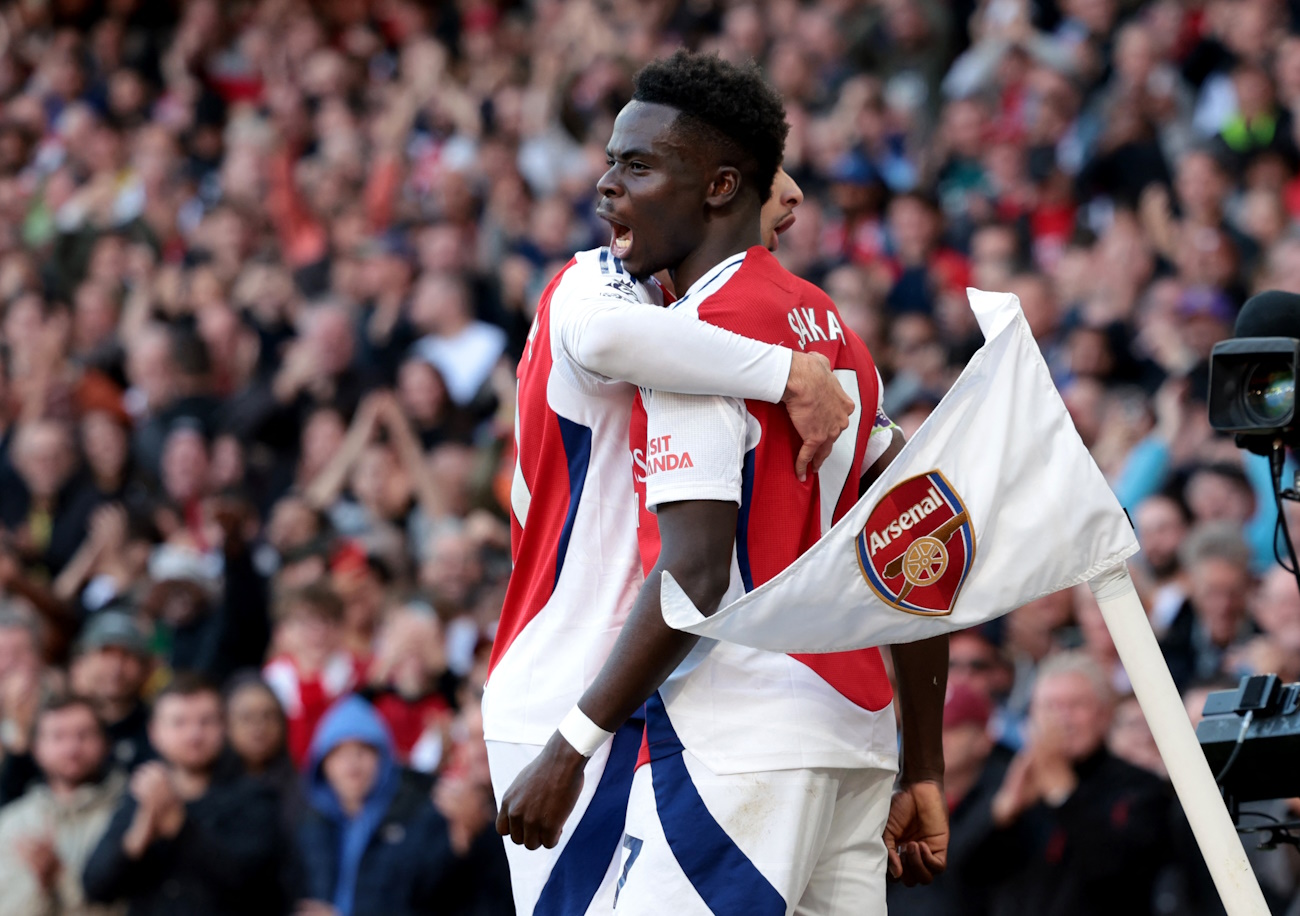 Soccer Football - Premier League - Arsenal v Southampton - Emirates Stadium, London, Britain - October 5, 2024  Arsenal's Bukayo Saka celebrates scoring their third goal with Gabriel Martinelli Action Images via Reuters