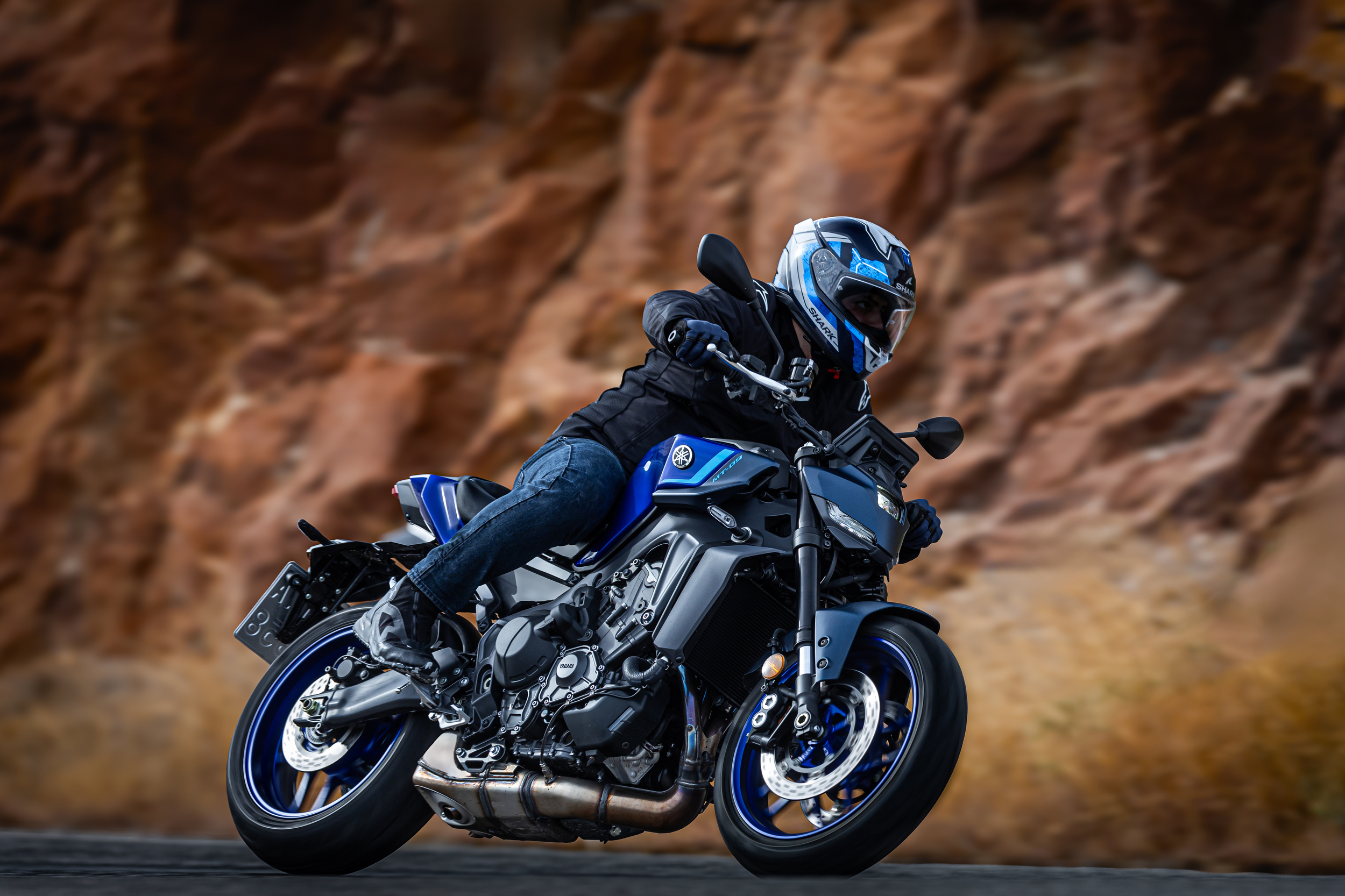 Στην Ελλάδα η νέα Yamaha MT-09 με νέο αυτόματο – σειριακό σύστημα μετάδοσης Y-AMT