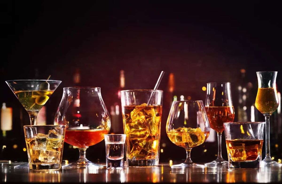 Binge drinking: Το αλκοόλ σε μεγάλες ποσότητες μπορεί να είναι τοξικό – Τι λένε οι επιστήμονες