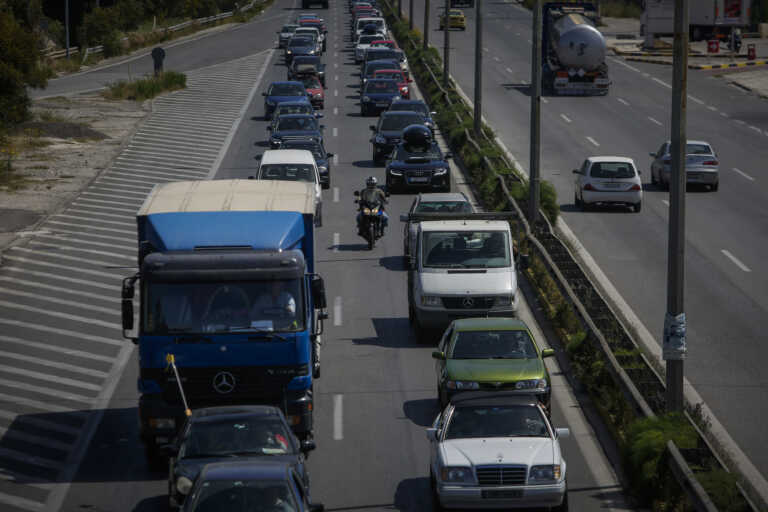 Καραμπόλα με 10 οχήματα στην Αθηνών – Κορίνθου στο ύψος των Μεγάρων