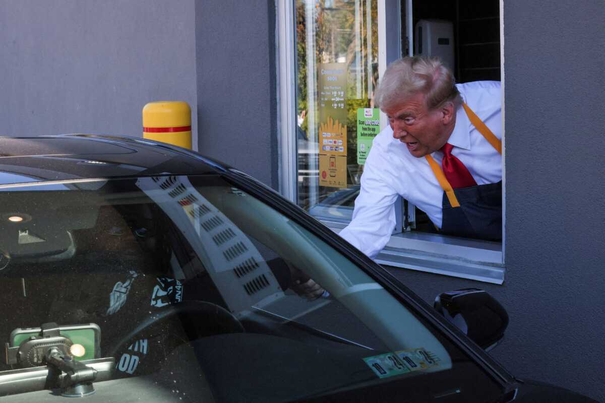 REUTERS/Brian Snyder TPX IMAGES OF THE DAY REFILE - REMOVING REFERENCE TO CUSTOMER