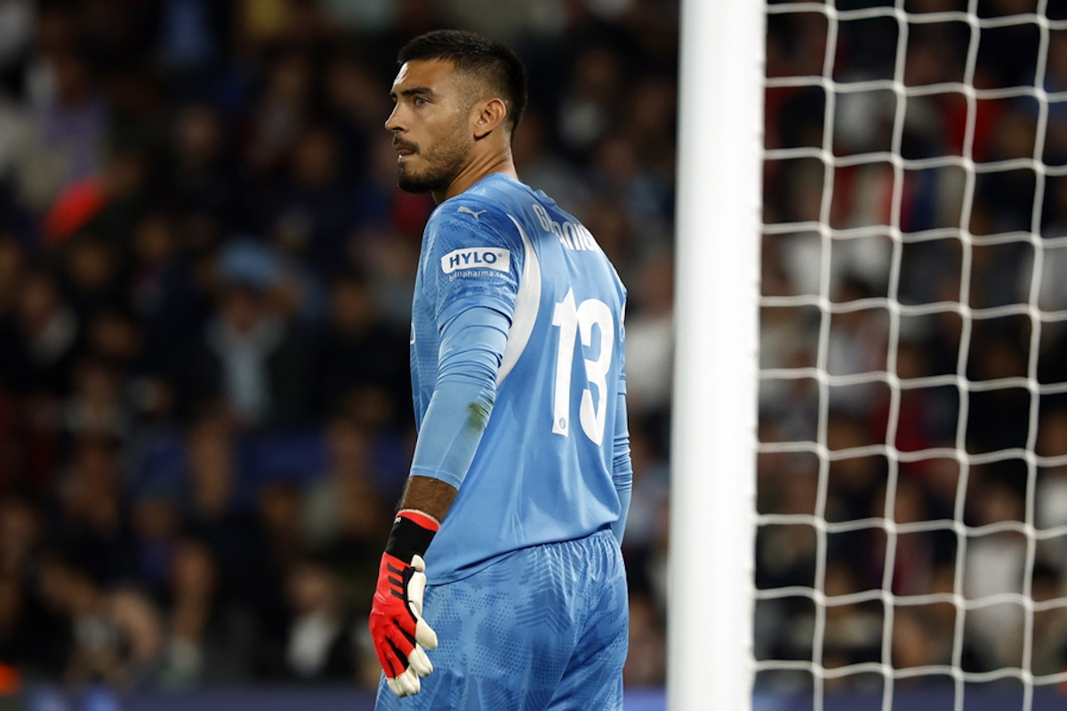 epa11612709 Goalkeeper Paulo Gazzaniga of Girona in action during the UEFA Champions League soccer match between Paris Saint-Germain and Girona FC in Paris, France, 18 September 2024.  EPA