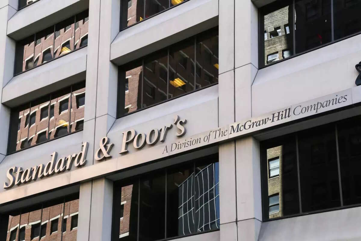 Standard and Poor’s: Θετικές εκτιμήσεις για την ελληνική οικονομία