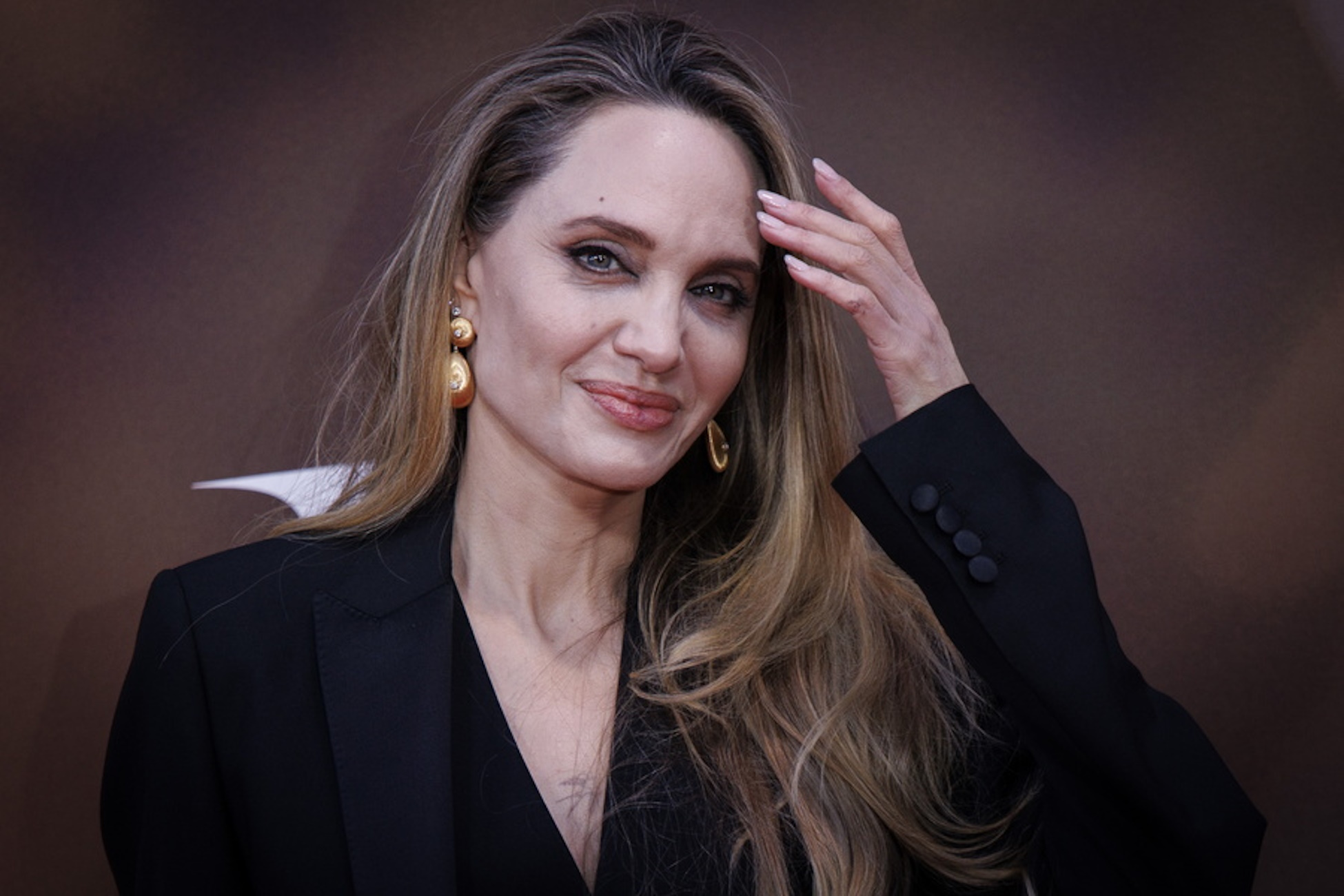 epaselect epa11667161 US actor Angelina Jolie poses on the red carpet as she arrives for the premiere of the film 'Maria' at the BFI London Film Festival, in London, Britain, 18 October 2024. The 68th edition of the annual film festival runs from 09 to 20 October 2024.  EPA