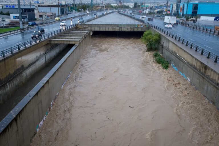 Τι θα συνέβαινε στην Αθήνα αν έπεφτε η βροχή που έπεσε στη Βαλένθια: Το τρομακτικό σενάριο