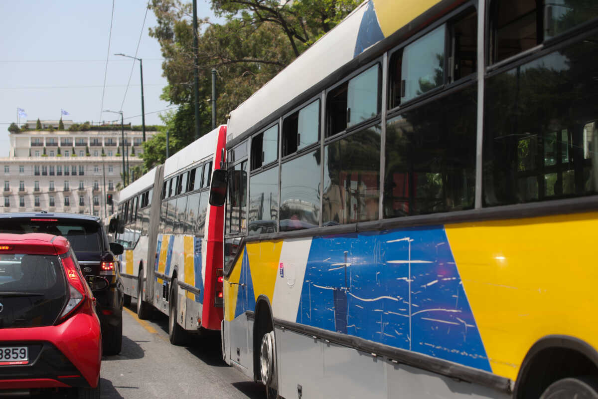 Οδηγός λεωφορείου στην Αττική βρίζει χυδαία επιβάτες – Τι θα μου κάνεις μ@@η β@@@@@@η