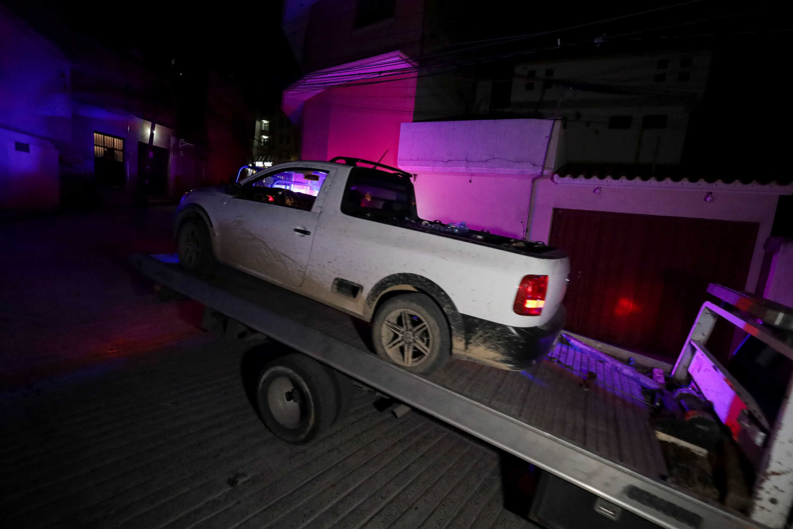 A pick-up truck is transported from the scene where Alejandro Arcos, the mayor of Chilpancingo,  was killed, in Chilpancingo, Guerrero state, Mexico October 6, 2024. REUTERS