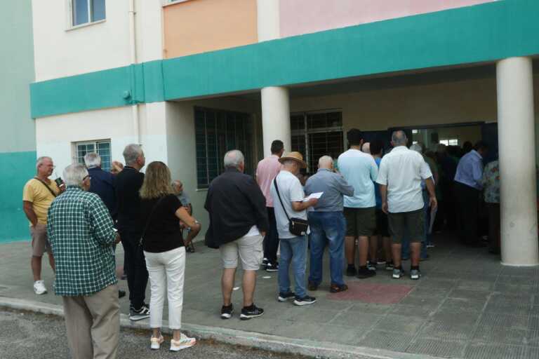 Ρεκόρ συμμετοχής στις εκλογές του ΠΑΣΟΚ: Θα ξεπεράσουν τις 300.000 οι ψηφοφόροι – Αναμένεται παράταση μιας ώρας