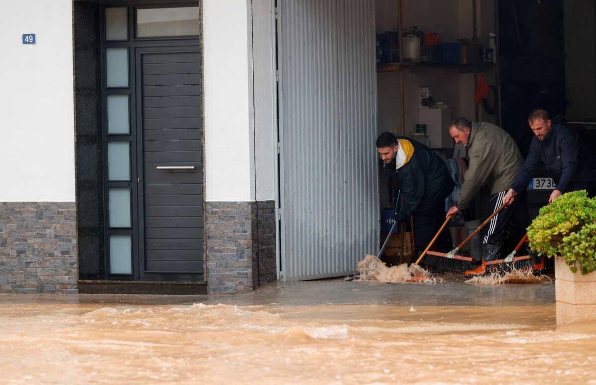 Ισπανία: Τέσσερις αγνοούμενοι από τις σφοδρές βροχοπτώσεις και τις τεράστιες πλημμύρες