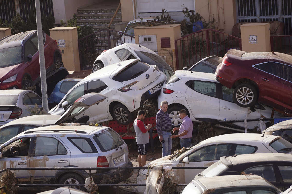 Πλημμύρες στην Ισπανία: Οι 12 ώρες που έφεραν το χάος και τον όλεθρο στην Βαλένθια