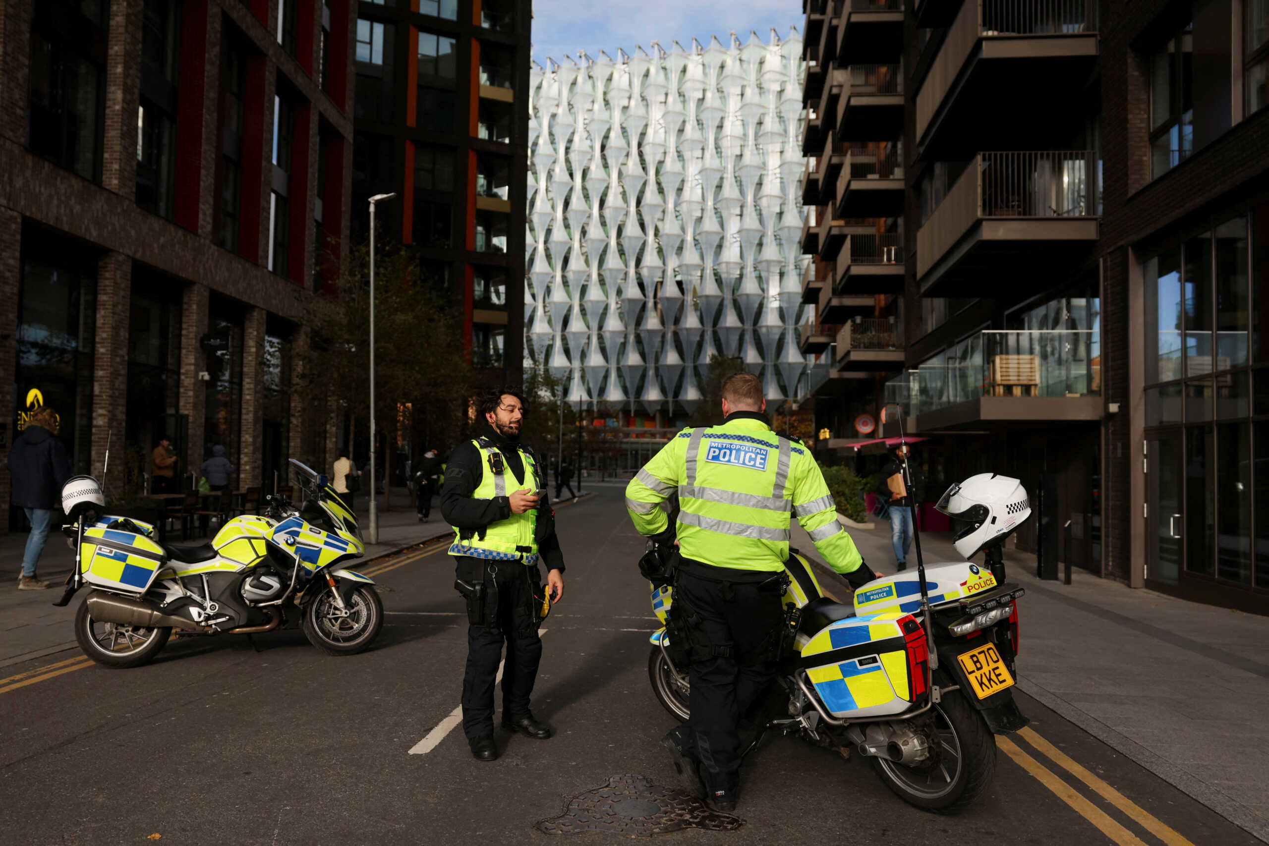 Police officers block the street near the U.S. Embassy, amid ongoing investigation following an incident in London, Britain, November 22, 2024. REUTERS