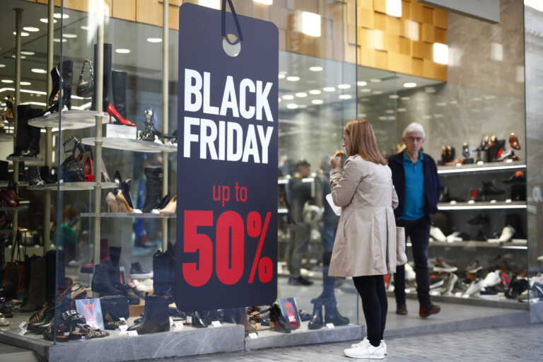 Black Friday 2024: Ξεκίνησε το μεγαλύτερο εκπτωτικό γεγονός της χρονιάς– Ανοικτά τα καταστήματα και αύριο