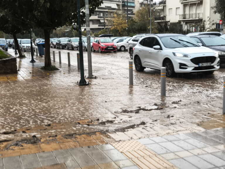 «Επιμένουν» οι βροχές και οι καταιγίδες σε όλη τη χώρα το Σάββατο - Που θα χιονίσει