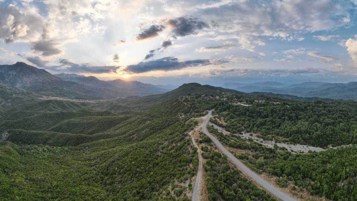 Καστάνιανη: Ένα από τα παλαιότερα χωριά του Πωγωνίου – Τρεχούμενα νερά, αγριοκαστανιές και πλατάνια