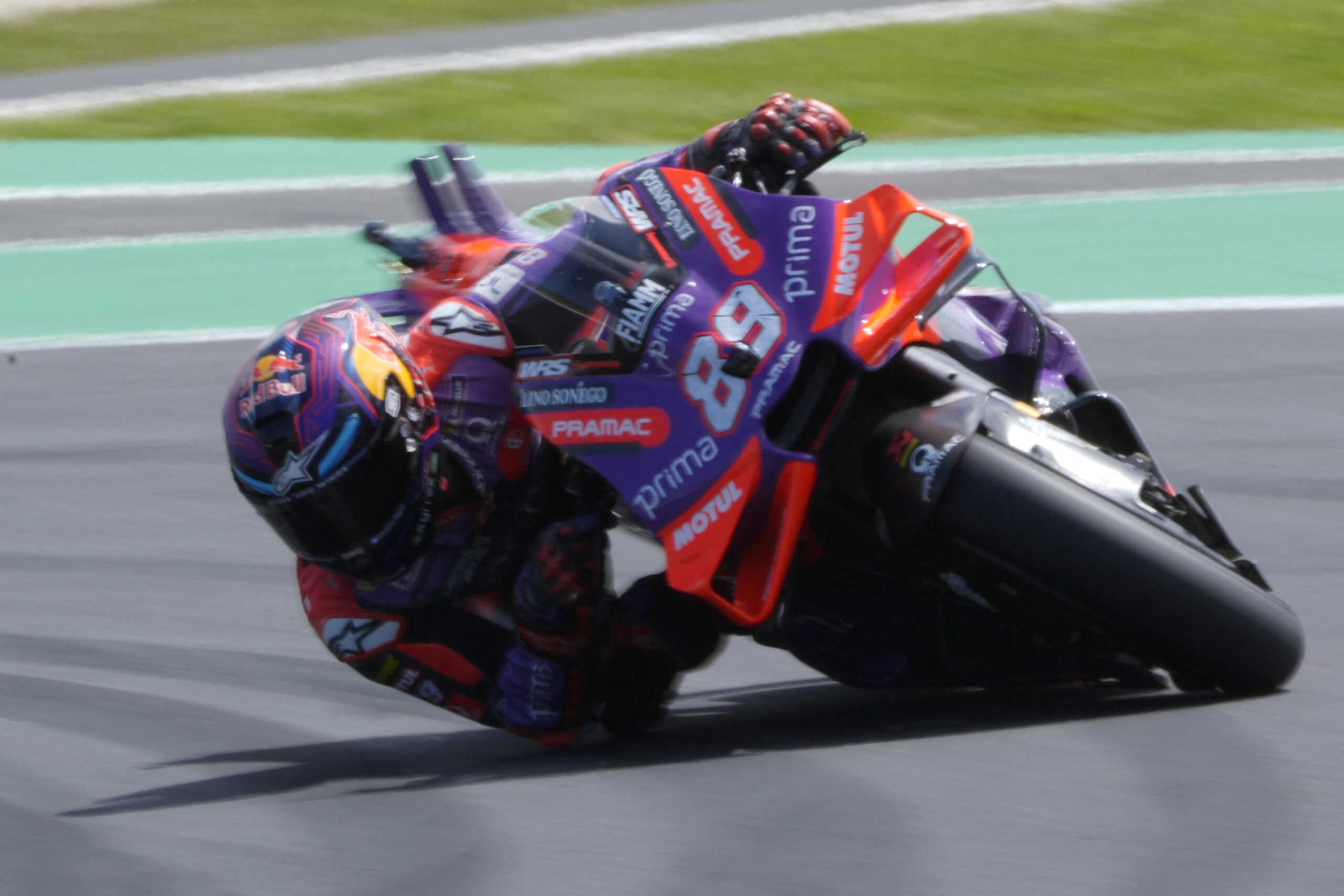 MotoGP - Australian Grand Prix - Phillip Island Grand Prix Circuit, Phillip Island, Australia - October 20, 2024 Prima Pramac Racing's Jorge Martin races REUTERS