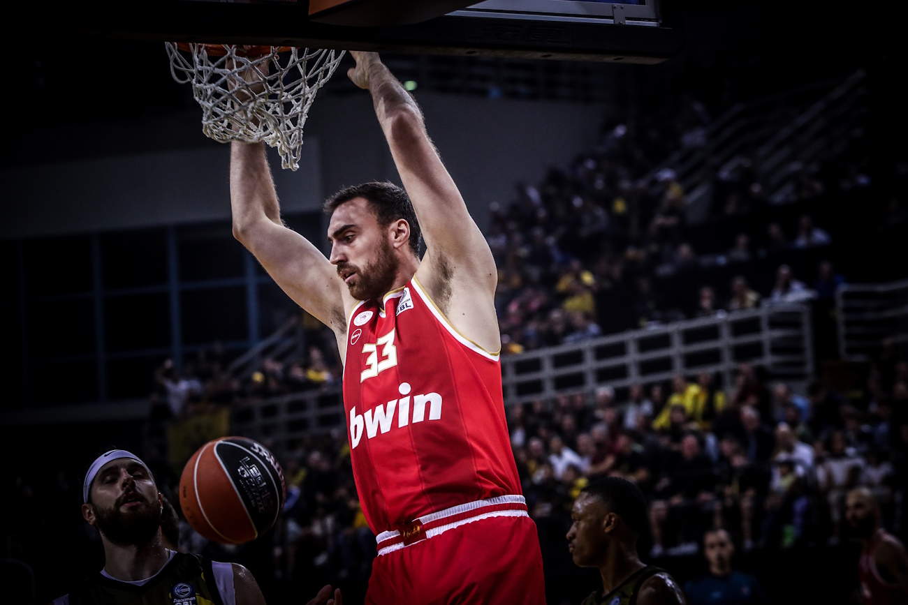 Ο Νίκολα Μιλουτίνοφ του Ολυμπιακού MVP της 6ης αγωνιστικής στην Greek Basketball League