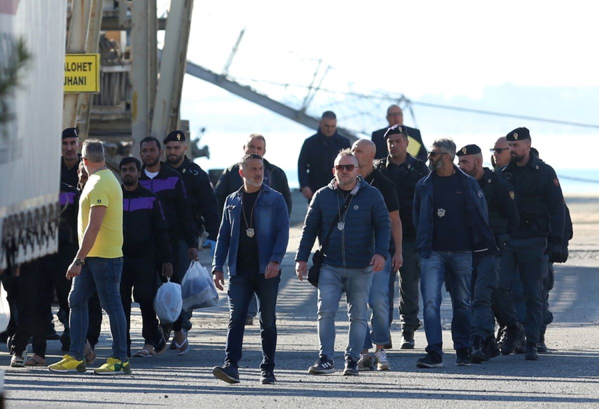 Ιταλία: Φιάσκο τα κέντρα μεταναστών της Μελόνι στην Αλβανία – Επιστρέφει άρον άρον το προσωπικό