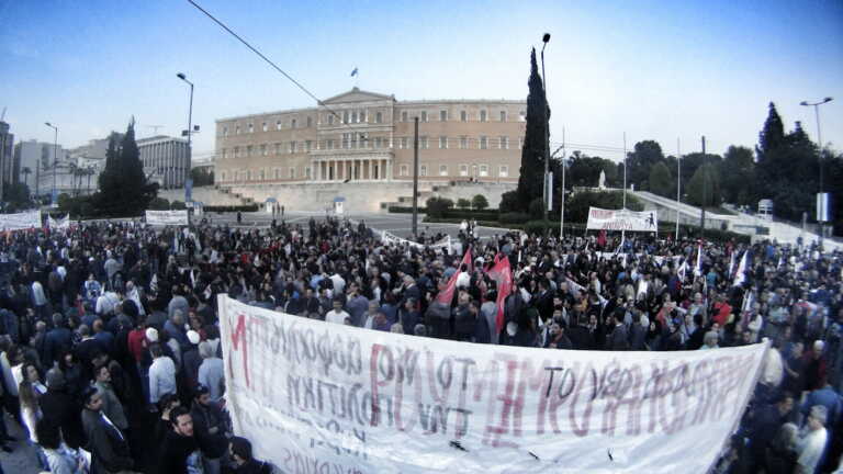 «Κατεβάζει ρολά» η χώρα – Ποιοι συμμετέχουν στη γενική απεργία, πώς κινούνται τα Μέσα Μεταφοράς