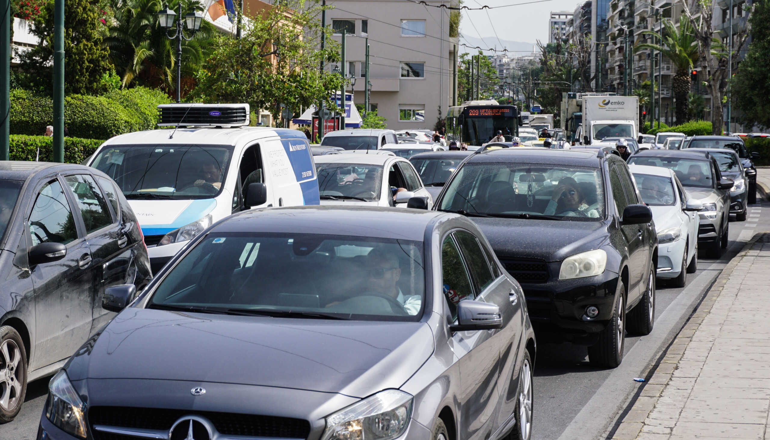 Κίνηση στο κέντρο της Αθήνας, Τετάρτη 17 Απριλίου 2024. 
(ΓΙΩΡΓΟΣ ΚΟΝΤΑΡΙΝΗΣ