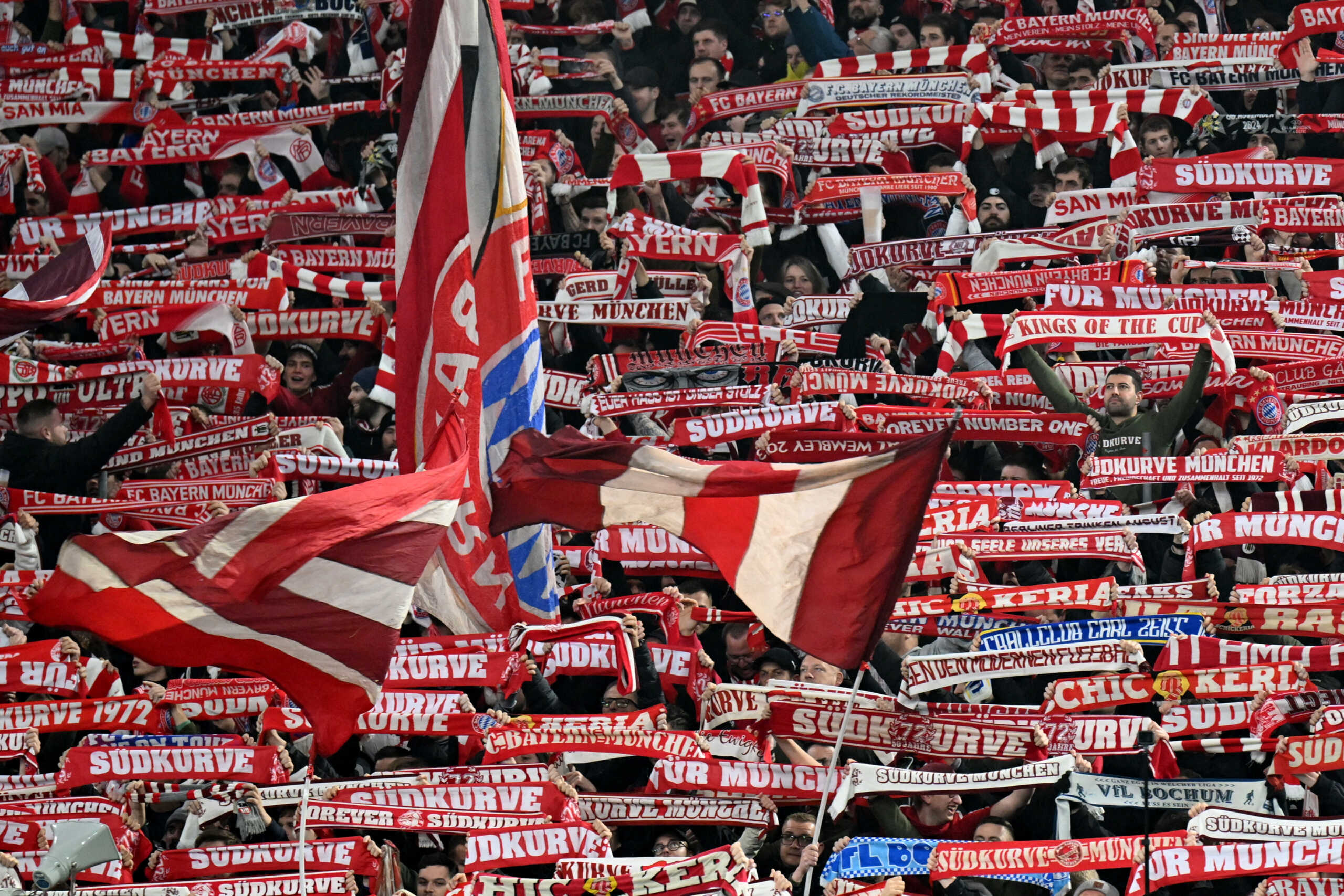 Soccer Football - Champions League - Bayern Munich v Benfica - Allianz Arena, Munich, Germany - November 6, 2024 Bayern Munich fans REUTERS