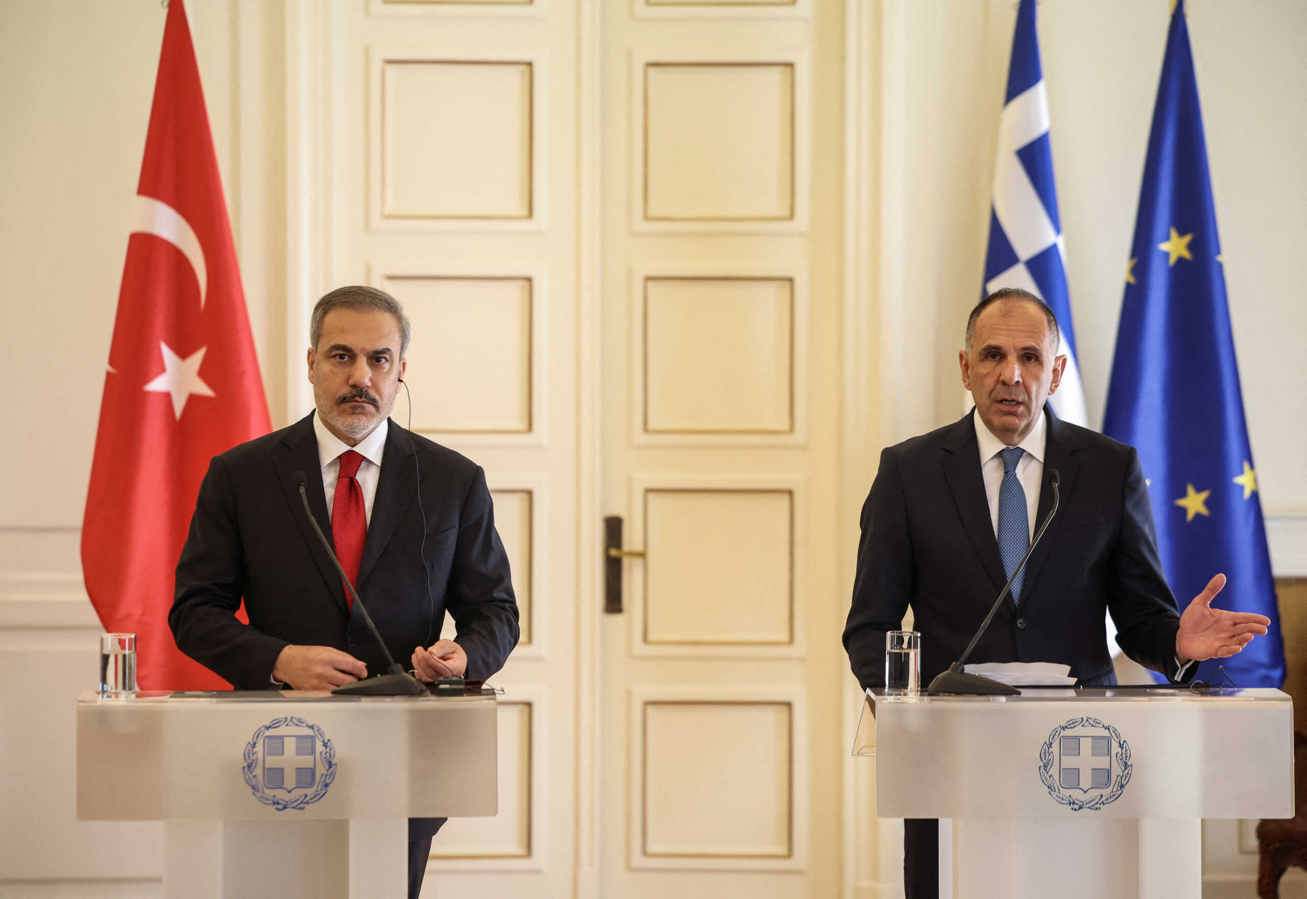 Turkish Foreign Minister Hakan Fidan and Greek Foreign Minister George Gerapetritis give statements to the press at the Ministry of Foreign Affairs in Athens, Greece, November 8, 2024. REUTERS