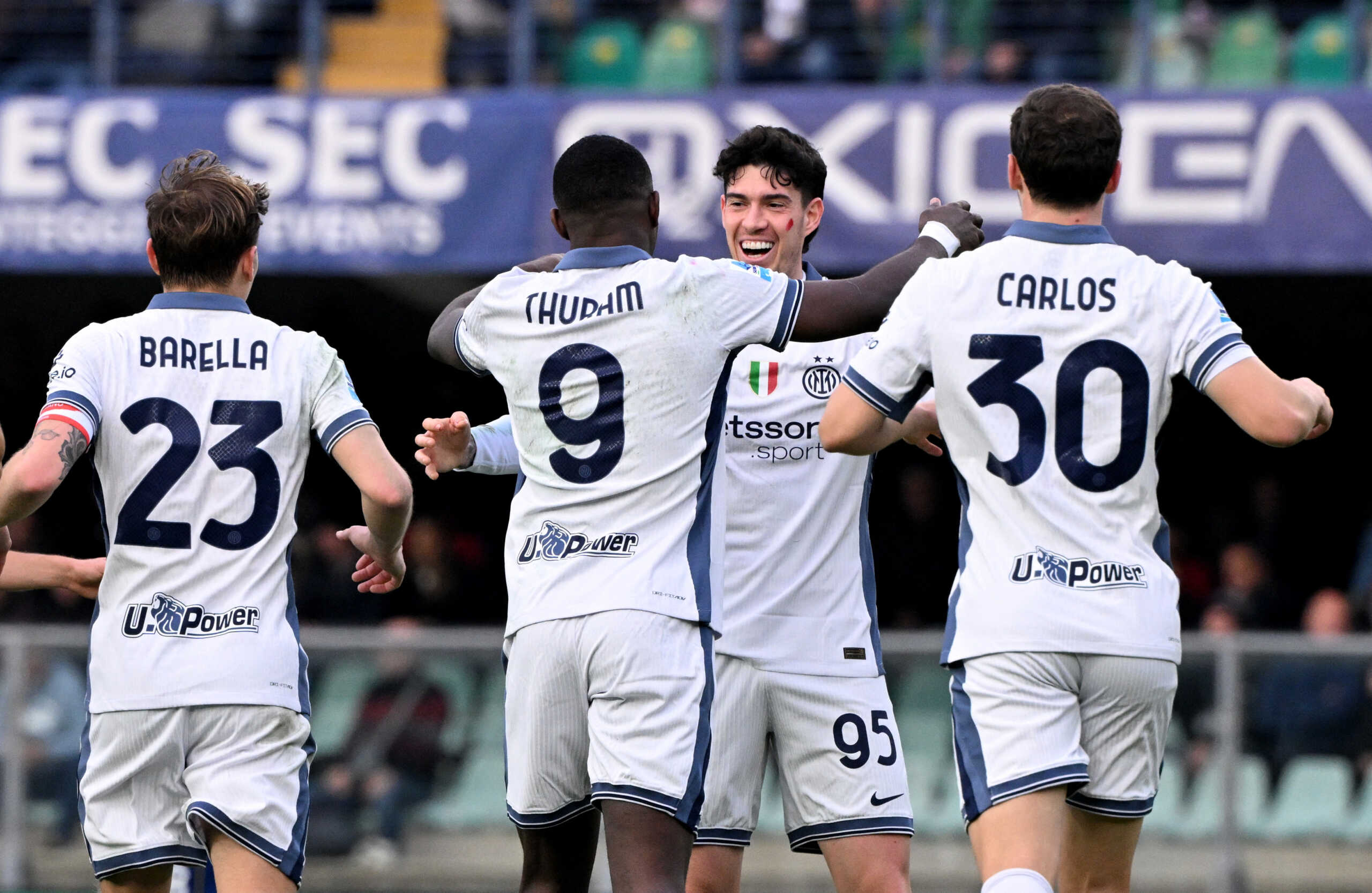 Soccer Football - Serie A - Hellas Verona v Inter Milan - Stadio Marcantonio Bentegodi, Verona, Italy - November 23, 2024 Inter Milan's Marcus Thuram celebrates scoring their third goal with Alessandro Bastoni REUTERS